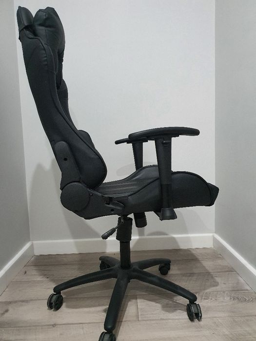 Кресло игровое черное