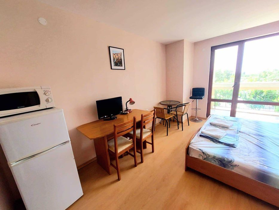 Студио в Свети Влас Първа линия