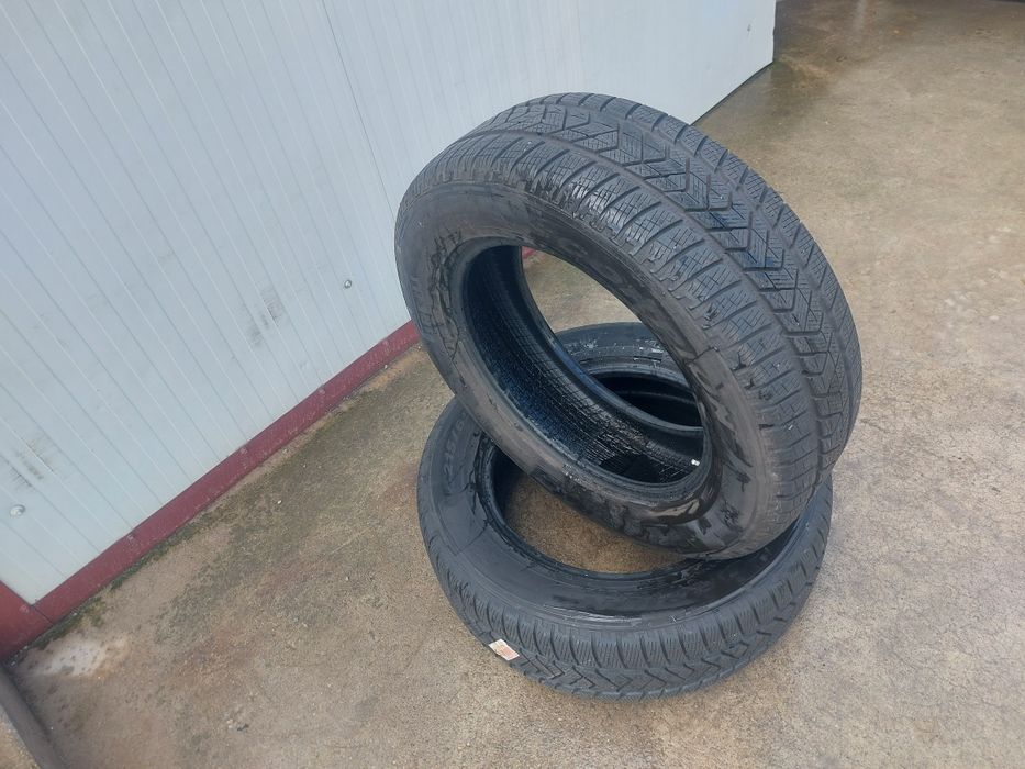 125 lei bucata! Doua anvelope M+S/IARNA 215 65 17 Pirelli