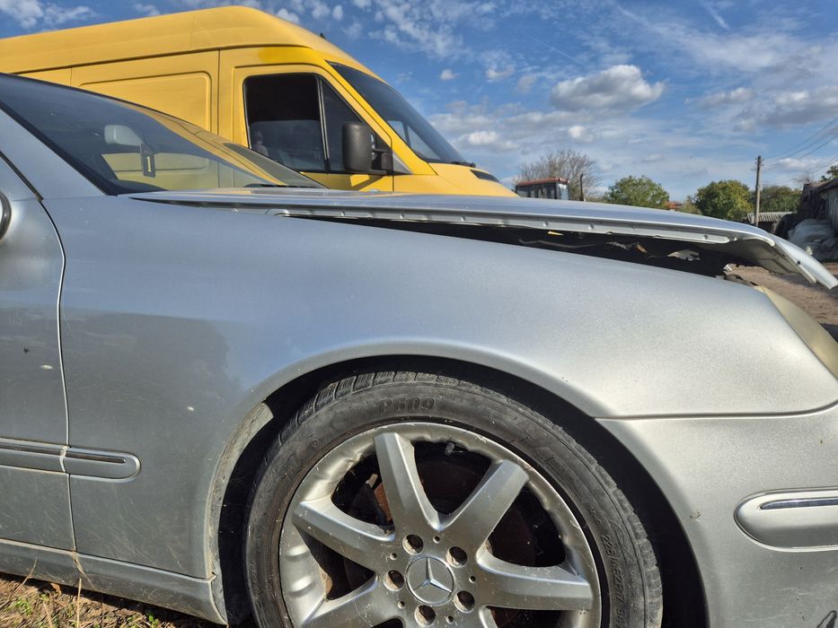 Преден калник за Mercedes C class W203 Coupe