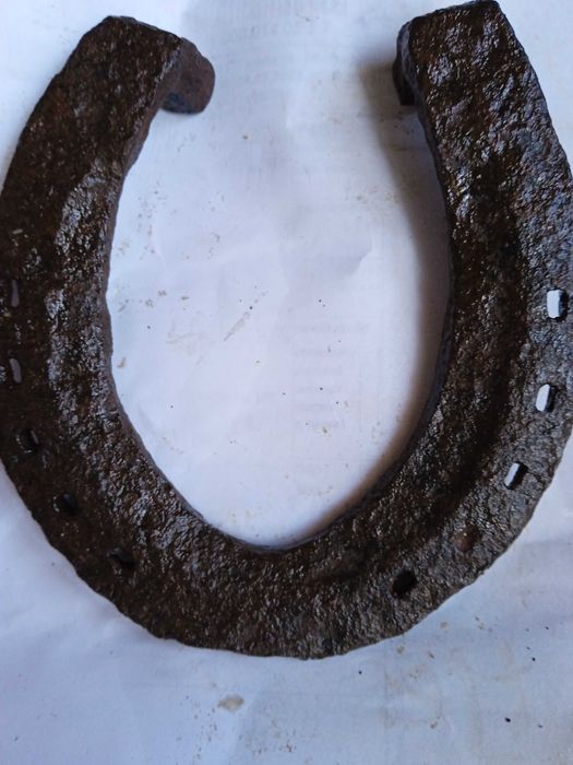 Стари истински ковани подкови за щастие и късмет.