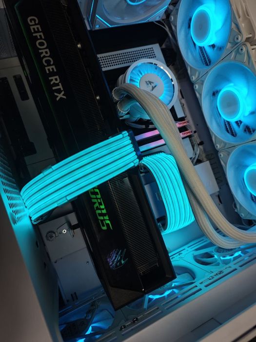 RTX 5090 32g новый