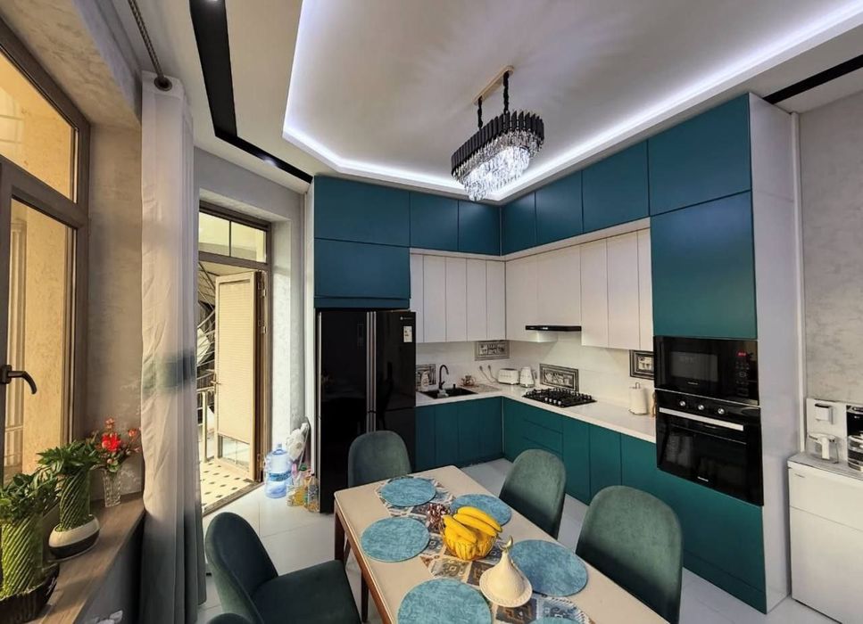 СРОЧНО!!! Продается 
Алмозор туман
Чукурсой 3,2 сотих 
7 та хона 
Цена