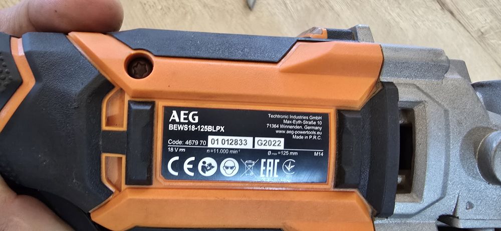 Акумяторный Болгарка AEG