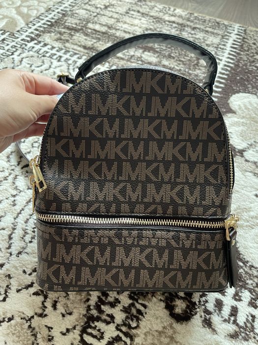 Продам сумку рюкзак. Торг возможен