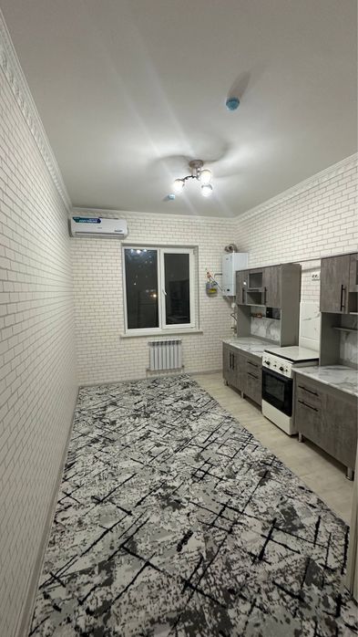 Квартира сотилади янгихает тумани 16 этажка 1- этаж 2 хонали 60 кв