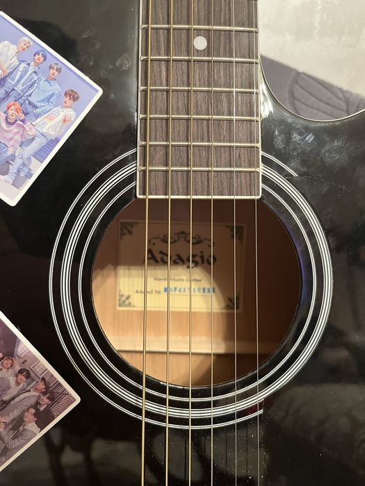 Акустическая гитара