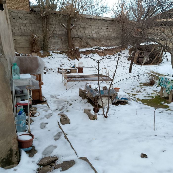 Yer xisobida uy sotiladi