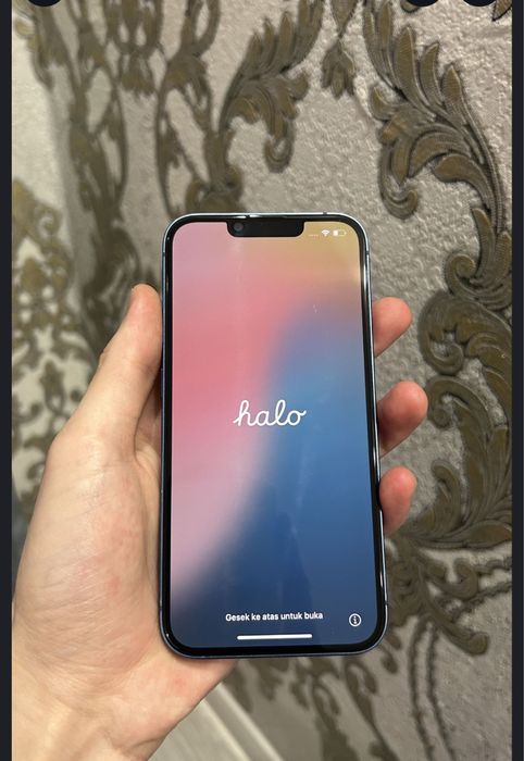 Продам Айфон 13