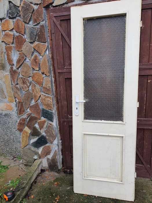 Дървена врата 65х195 см.