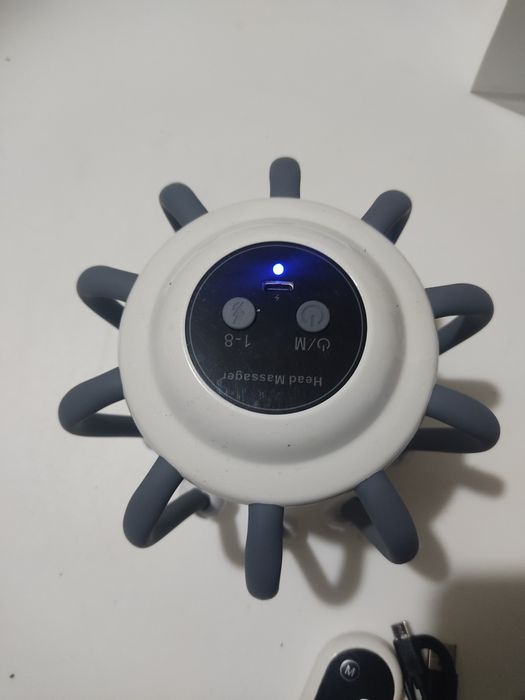 Массажёр для головы с пультом с музыкой