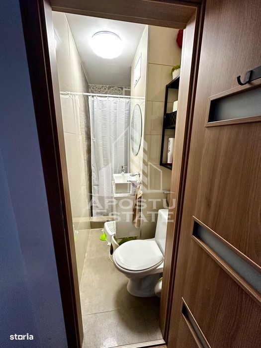 Apartament cu 4 camere de vânzare , renovat, decomandat,Gheorghe Lazar