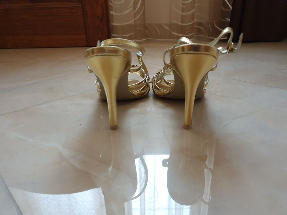 Нови Елегантни сандали