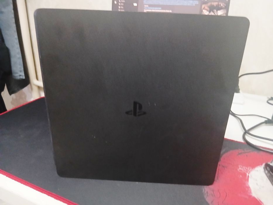 PS4 Slim 500GB - идеальное состояние