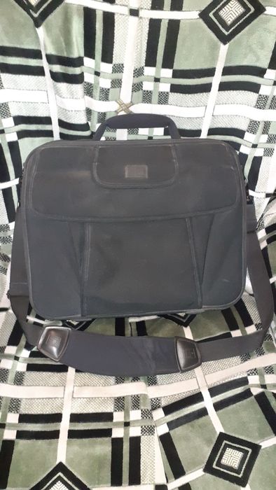 Большая сумка для ноутбука.