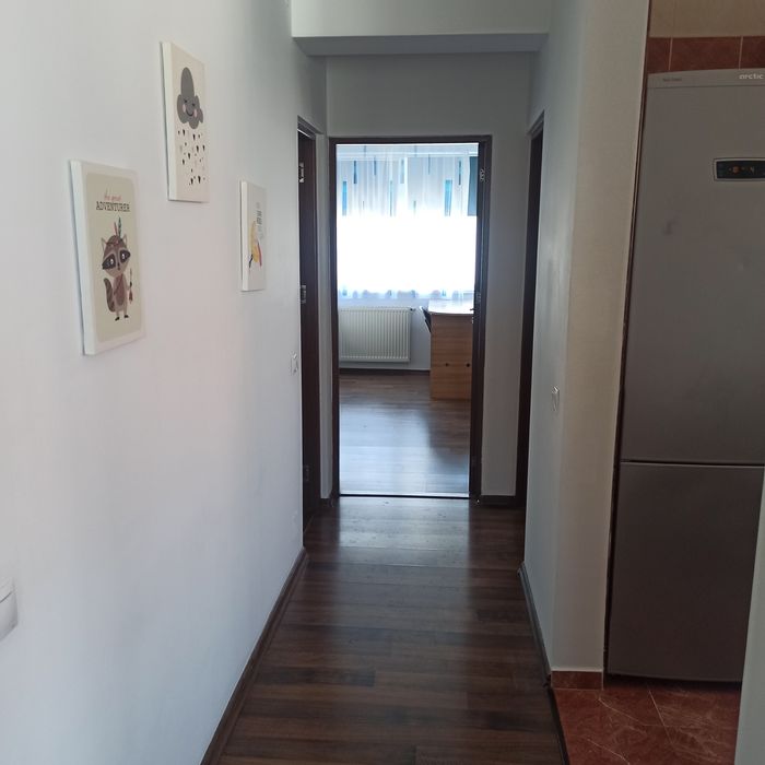 Apartament 3 camere de închiriat
