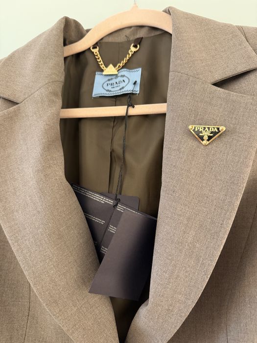 Костюм Prada цвят визон
