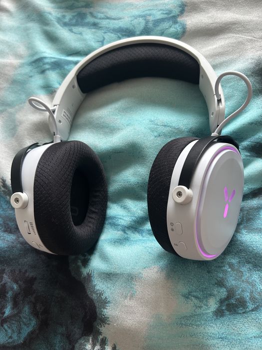 ISY IC 6010 Wireless RGB Gaming Ca noi