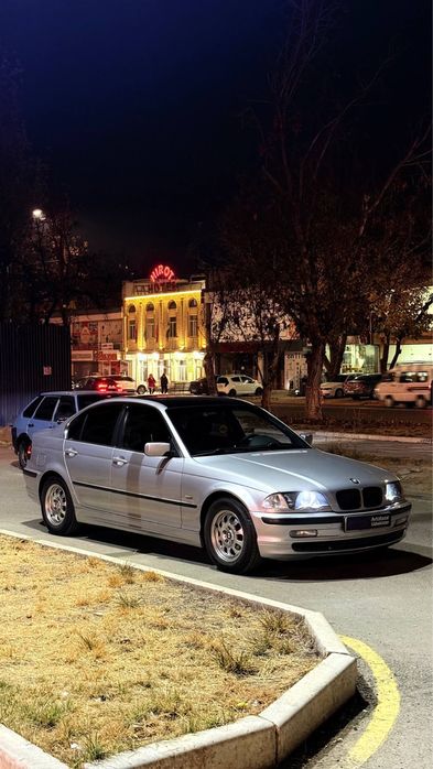 •BMW E46 2.0L 2000•