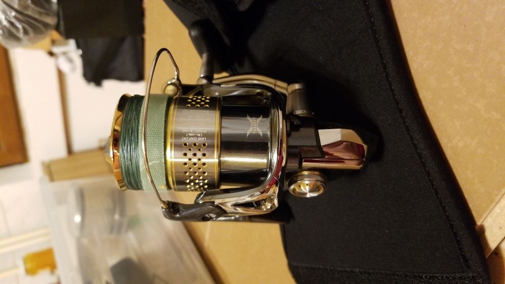 SHIMANO Stella 2500FE - mulineta spinning ca noua cu tambur de rezerva