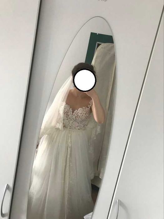 Rochie de mireasă cu trenă lungă