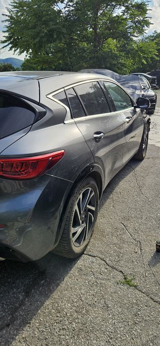 Инфинити infiniti Q30 2.2d