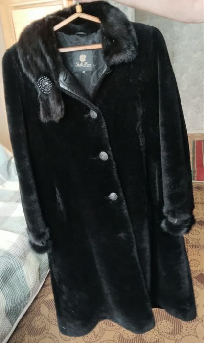 Срочно продам шубу МУТОН (цигейка)