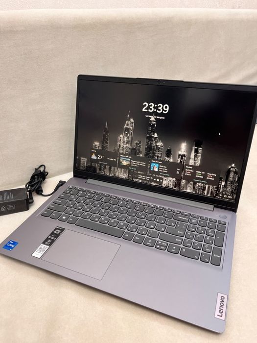 Ноутбук Lenovo IdeaPad 3 15IAU7