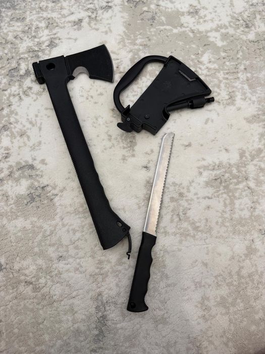 Topor tactic de vanatoare cu amnar, cutit si fluier, Cribeau, lungime 35.5 cm, greutate 1 kg, teaca inclusa, multifunctional pentru camping