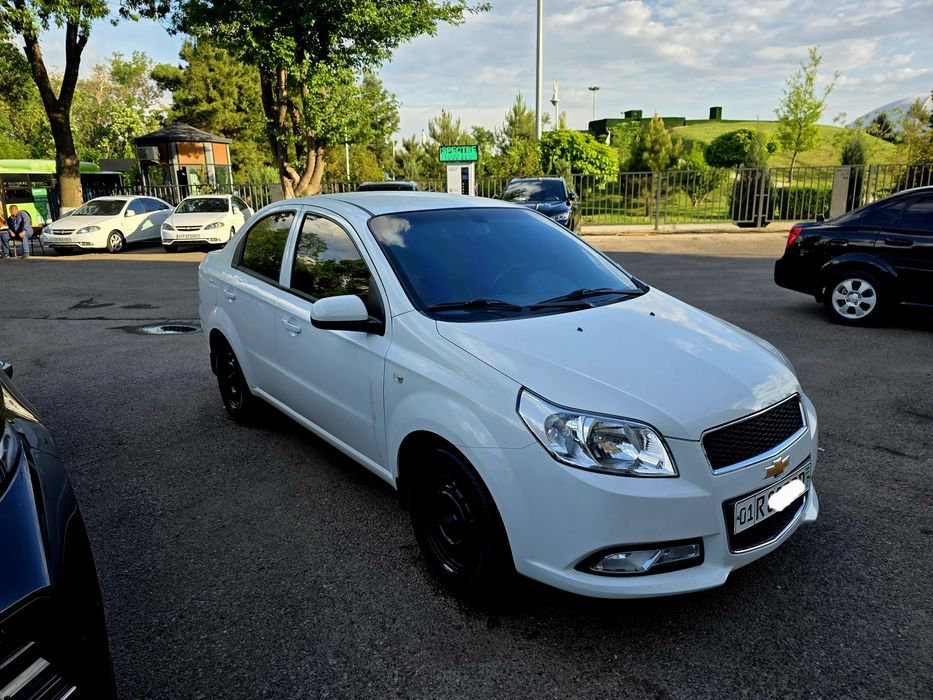 Neksa 3 2 Pazitsa Oq 2022 Yil Benzin 39000 Prabek