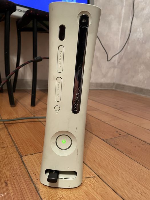 XBOX 360 с телевизором