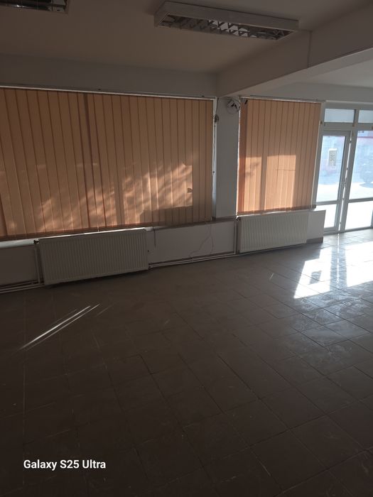 Vând /închiriez spațiu comercial