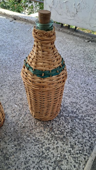 Плетени дамаджани стъкло