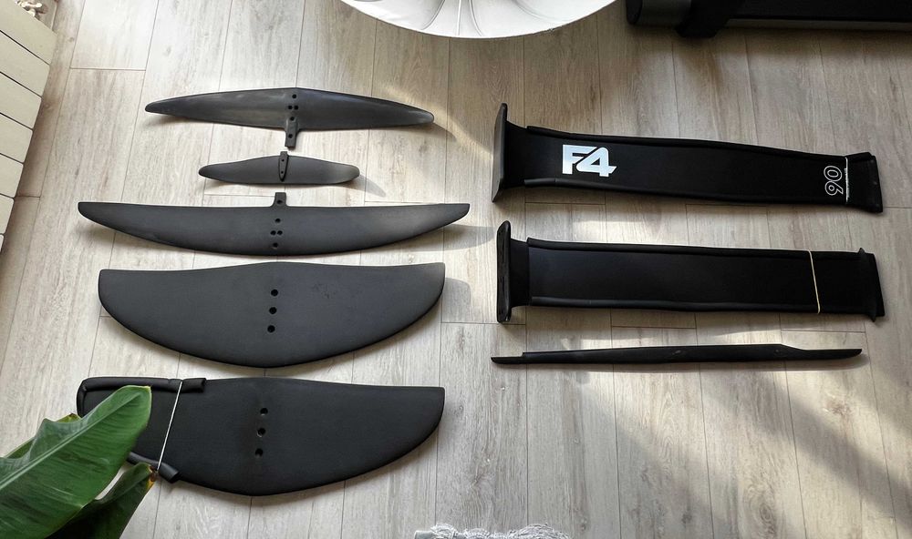 F4 FOILS нов, крила и основа