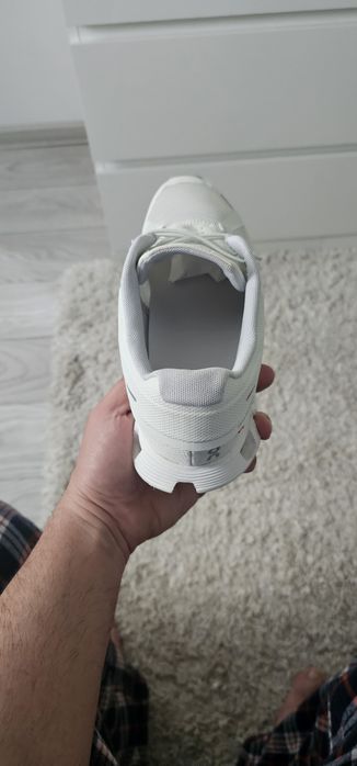 Adidasi On Cloud Originali