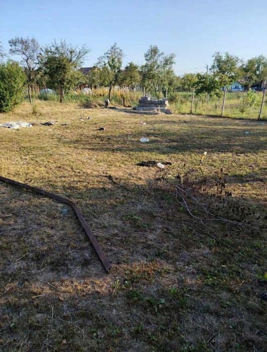 Teren 1000 mp + Casă batraneasca in Pădureni, 15 min Timișoara