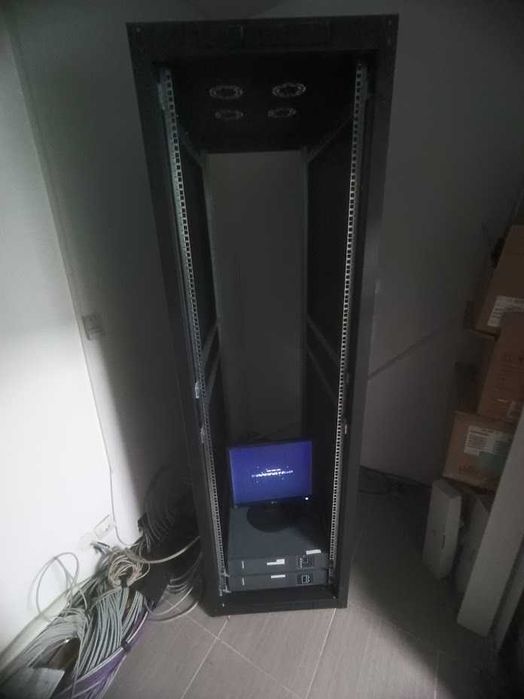 Сървърни шкафове / server racks 42U/45U