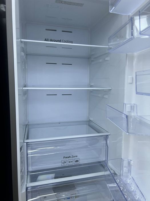 Холодильник Samsung