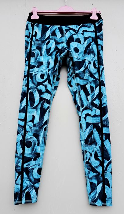 Reebok оригинален дамски клин М размер