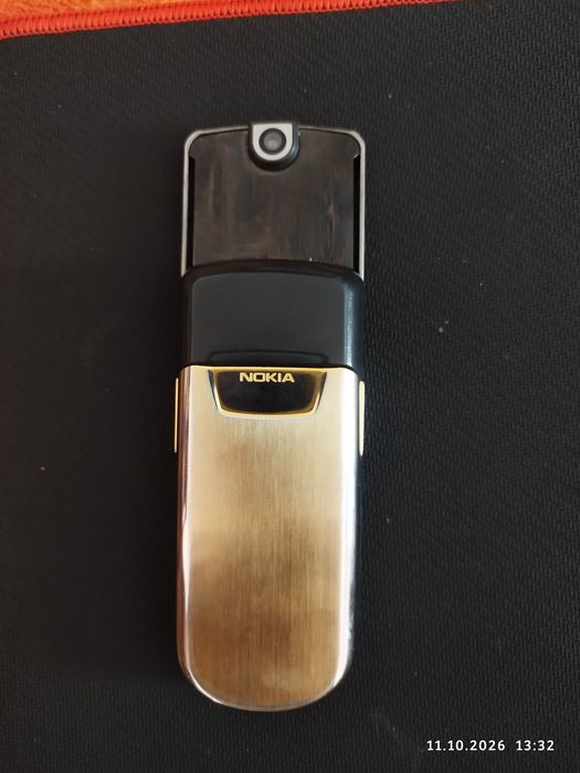 De vanzare. Nokia 8800