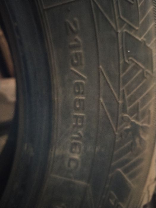 Продам резину  215 /65 R 16 С