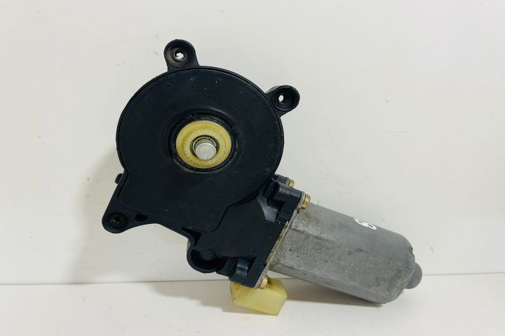 Motoras macara geam stanga fata Bosch 0130821716 BMW Seria 3 E46