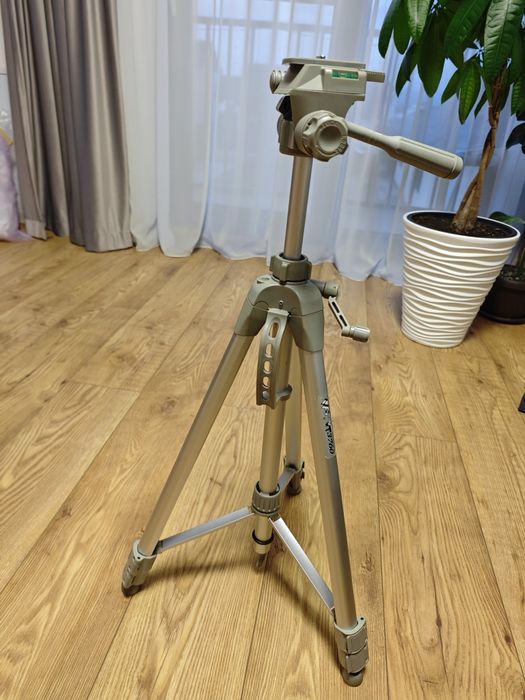 Trepied aparat foto