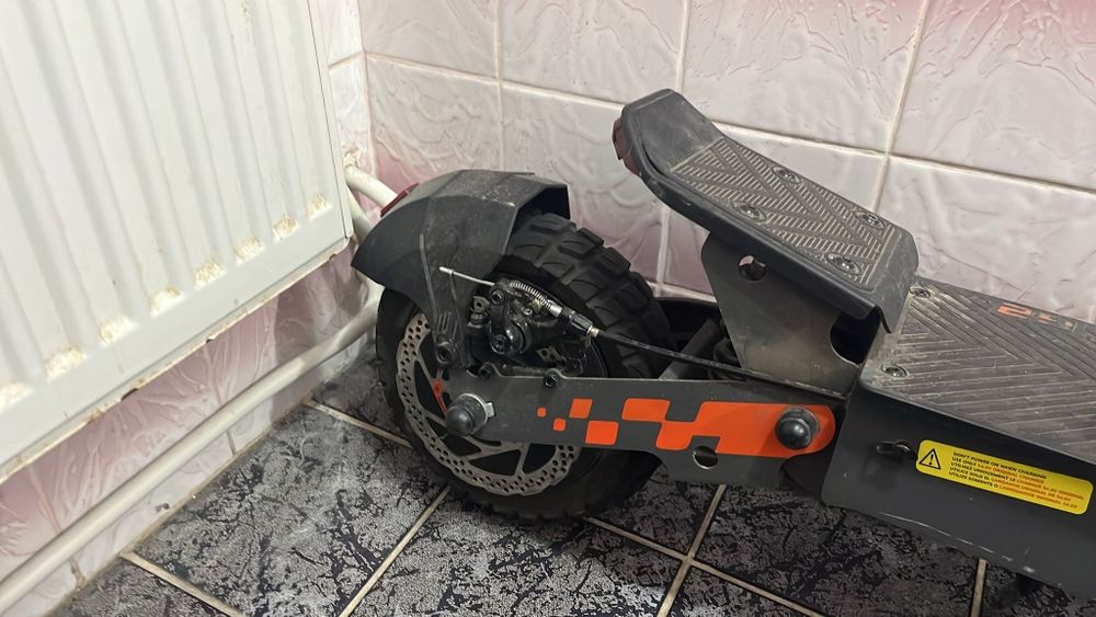 Vând trotineta electrica Kukirin G2