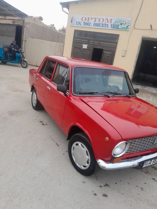 Vaz 21011 sotladi