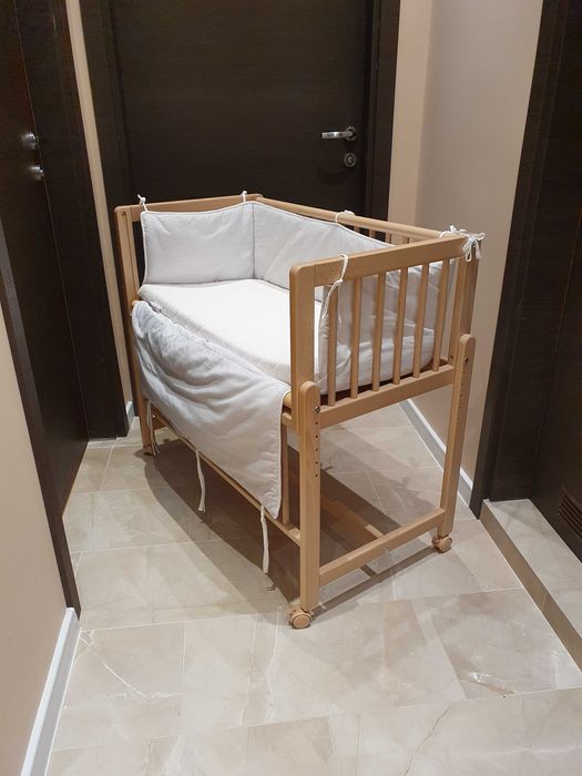 Продавам мини кошара Lawalu от Geuther с падаща преграда