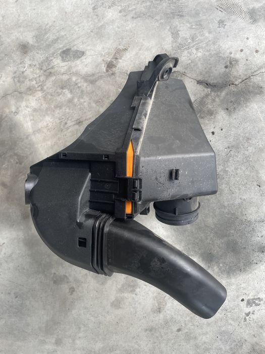 Carcasa filtru aer bmw e92/93 n47 177 cai