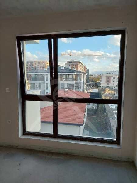 Четиристаен апартамент в Христо Смирненски 95632