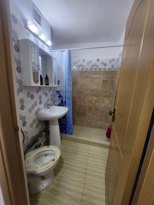 Inchiriez apartament cu 2 camere/1800lei