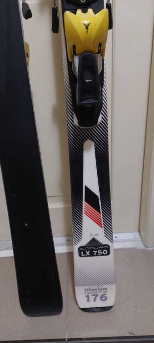 Schiuri Salomon Enduro, 176 cm cu legături. Folosite trei zile !